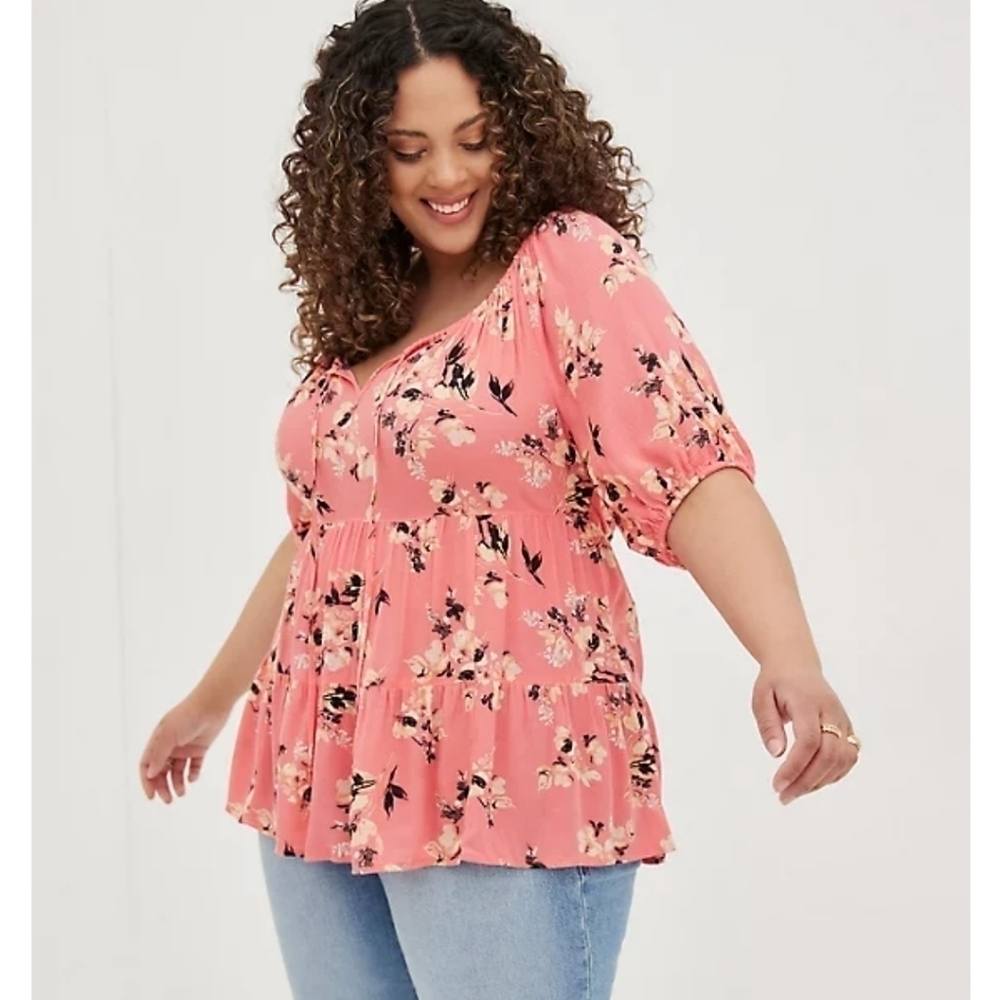 Torrid Babydoll Crinkle Gauze Tiered Top Floral Pink - Size 1 (14/16)